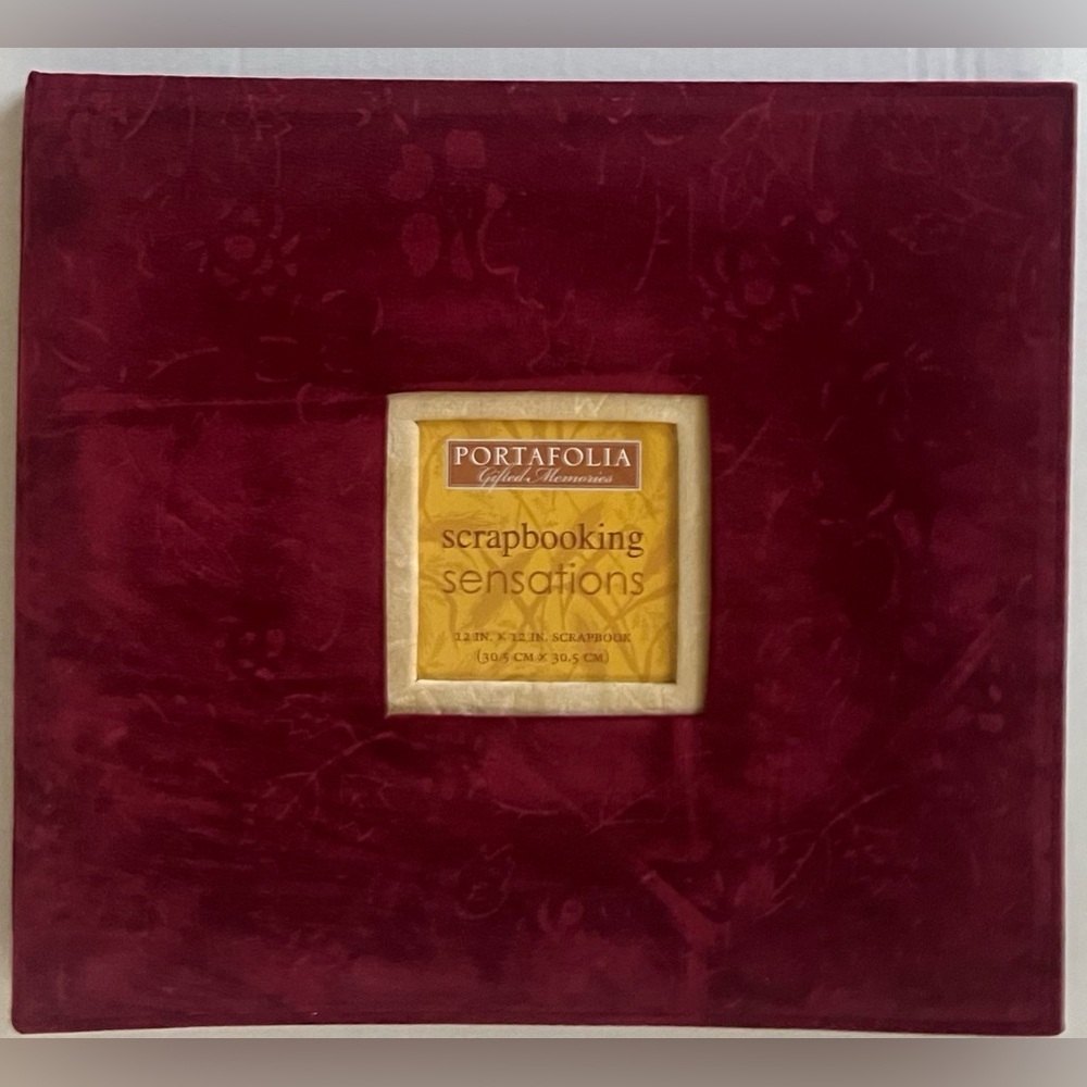 Brand new portafolia gifted memories scrapbook 12”x12”